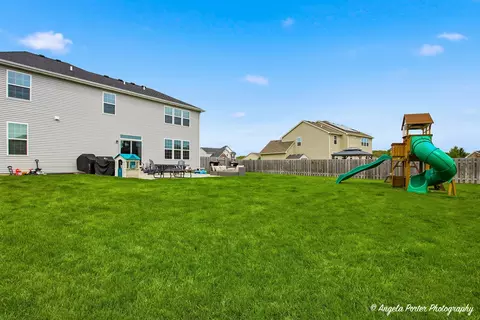 Exterior - 6828 Galway Dr, Mchenry, IL 60050 photo 5 of 9