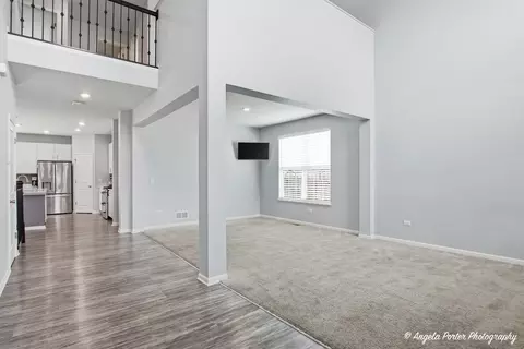 Living - 6828 Galway Dr, Mchenry, IL 60050 photo 2 of 7