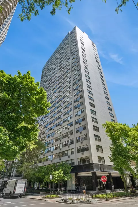 1445 N State Pkwy #1806, Chicago, IL 60610