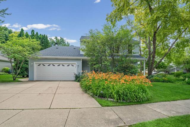 281 Tyler Ct, Libertyville, IL 60048