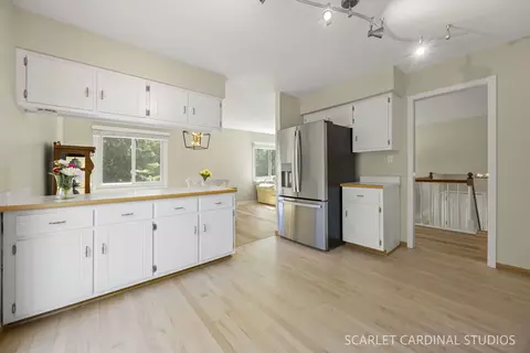 Kitchen - n385 Silverleaf Boulevard, Wheaton, IL 60187 photo 2 of 3