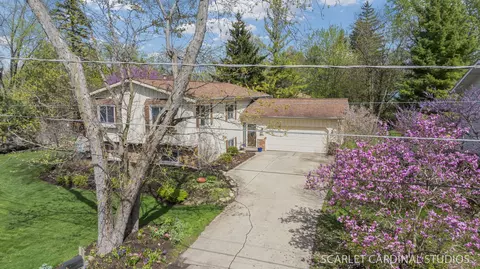 Exterior - n385 Silverleaf Boulevard, Wheaton, IL 60187 photo 7 of 9