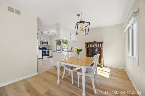 Dining - n385 Silverleaf Boulevard, Wheaton, IL 60187 photo 1 of 2