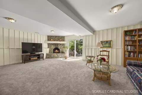 Living - n385 Silverleaf Boulevard, Wheaton, IL 60187 photo 4 of 5