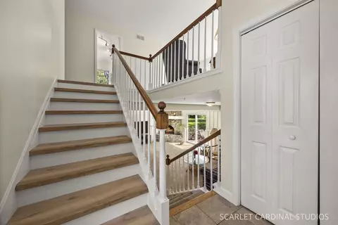 Entry Way - n385 Silverleaf Boulevard, Wheaton, IL 60187 photo 1 of 1