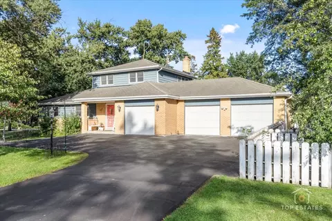 2 Marberry Dr, Prospect Heights, IL 60070