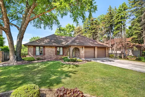 12305 S Spruce Ct, Palos Heights, IL 60463