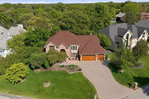 8701 Lake Ridge Dr, Darien, IL 60561