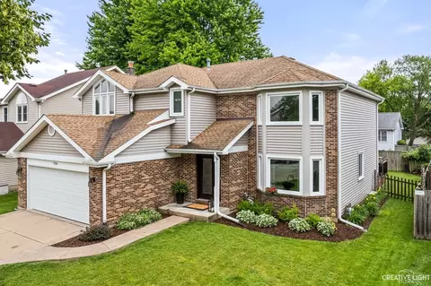 1594 Lois Ann Ln, Naperville, IL 60563