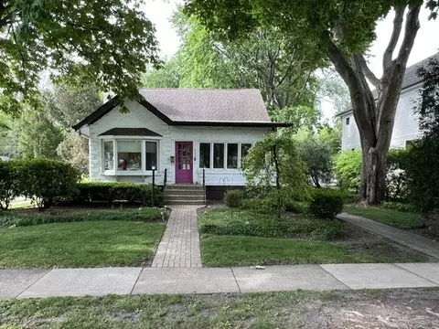 539 Meadow Ln, Libertyville, IL 60048