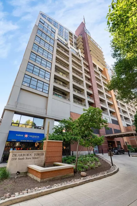 1530 S State St #415, Chicago, IL 60605