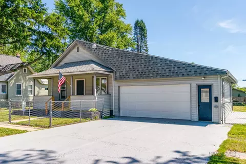 7 Lincoln St, Harvard, IL 60033