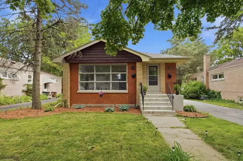 1413 Evergreen Rd, Homewood, IL 60430