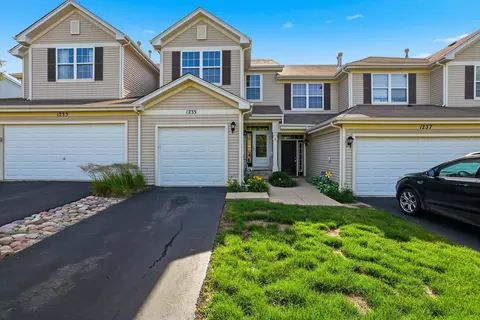 1235 Remington Dr, Volo, IL 60020