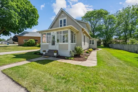 Exterior - 236 Short St, East Dundee, IL 60118 photo 3 of 13