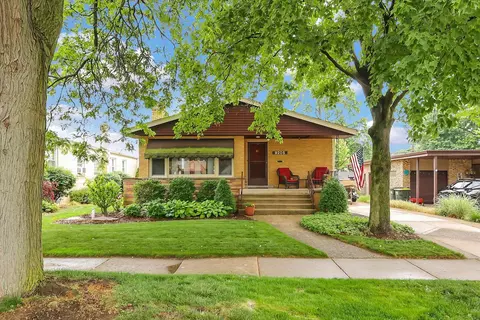 9205 Millard Ave, Evergreen Park, IL 60805