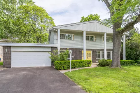 1227 Lynn Ter, Highland Park, IL 60035