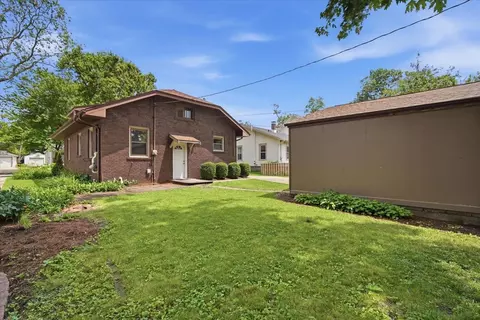 Exterior - 215 Willard Ave, Bloomington, IL 61701 photo 5 of 8