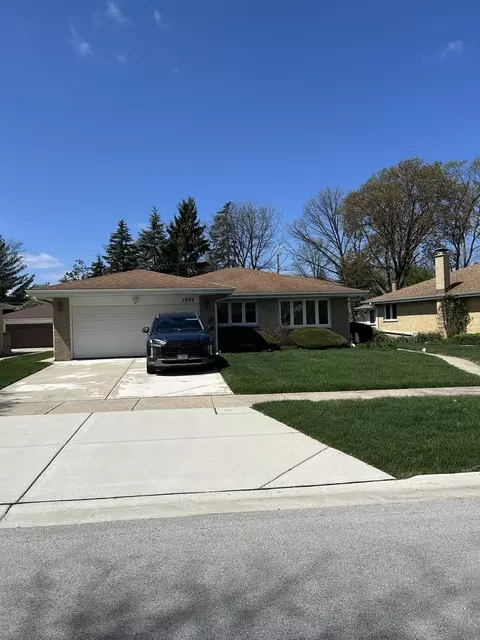 1920 Koehler Dr, Des Plaines, IL 60018