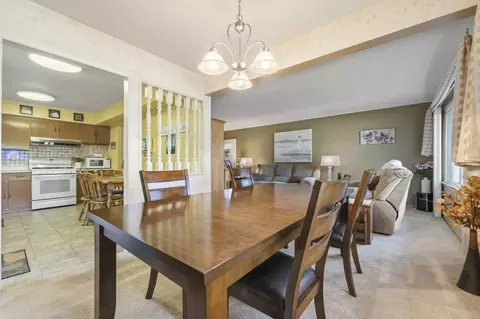 Dining - 1920 Koehler Dr, Des Plaines, IL 60018 photo 2 of 3