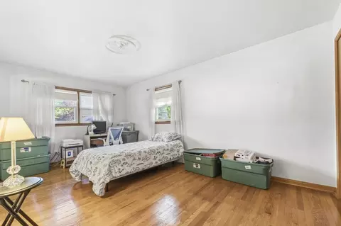 Bedroom - 1920 Koehler Dr, Des Plaines, IL 60018 photo 1 of 7