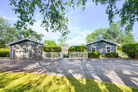 9 Tomahawk Trl, Oswego, IL 60543