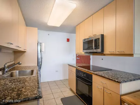 Kitchen - 800 Elgin Rd #1220, Evanston, IL 60201 photo 2 of 3