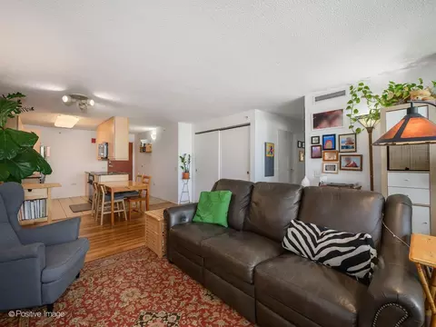 Living - 800 Elgin Rd #1220, Evanston, IL 60201 photo 3 of 3