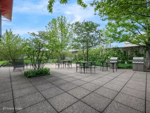 Exterior - 800 Elgin Rd #1220, Evanston, IL 60201 photo 2 of 3
