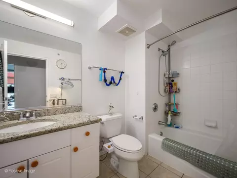 Bath - 800 Elgin Rd #1220, Evanston, IL 60201 photo 2 of 2