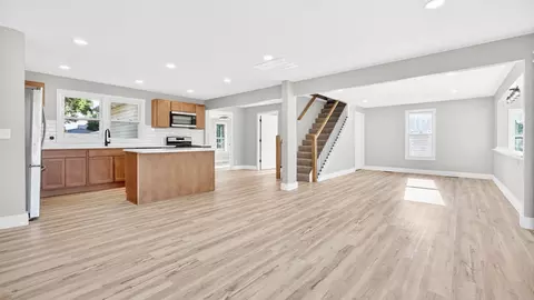 Living - 106 W North St, Danvers, IL 61732 photo 2 of 10