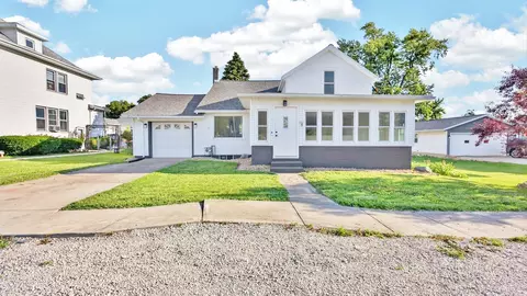 106 W North St, Danvers, IL 61732