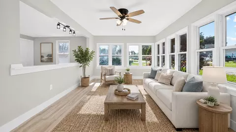 Living - 106 W North St, Danvers, IL 61732 photo 6 of 10