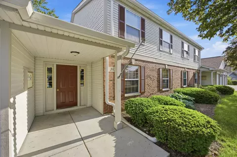 383 Woodview Cir #A, Elgin, IL 60120