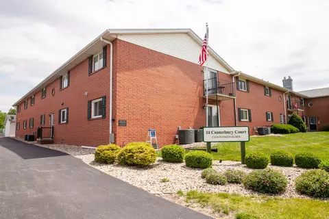 14 Canterbury Ct #31, Bloomington, IL 61701