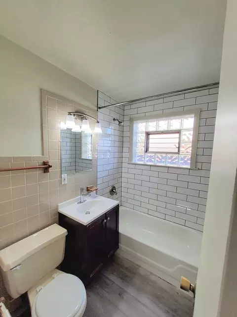 Bath - 7445 W 64th St, Summit, IL 60501 photo 1 of 3