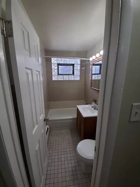 Bath - 7445 W 64th St, Summit, IL 60501 photo 3 of 3