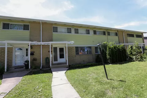 8029 W Lyons St, Niles, IL 60714
