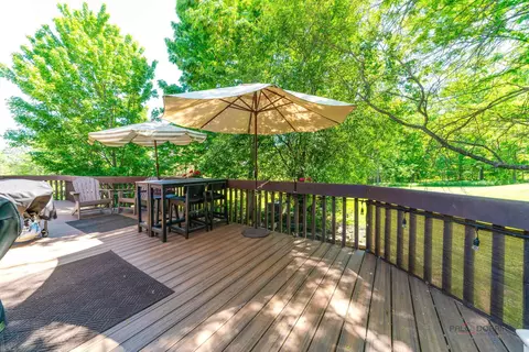 Exterior - 845 Brian Ct, Gurnee, IL 60031 photo 3 of 8