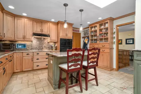 Kitchen - 845 Brian Ct, Gurnee, IL 60031 photo 1 of 4