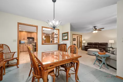 Dining - 845 Brian Ct, Gurnee, IL 60031 photo 3 of 3