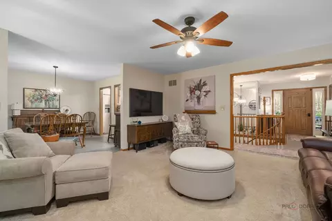 Living - 845 Brian Ct, Gurnee, IL 60031 photo 2 of 2