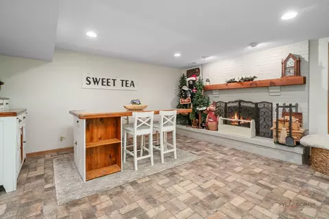 Other - 845 Brian Ct, Gurnee, IL 60031 photo 4 of 7