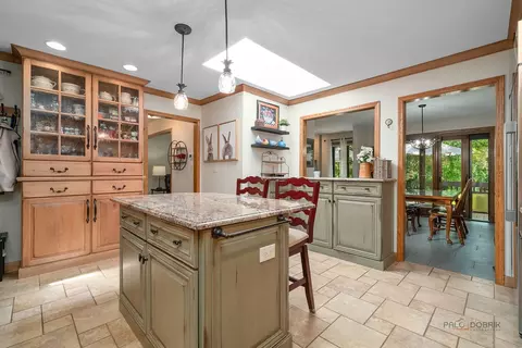 Kitchen - 845 Brian Ct, Gurnee, IL 60031 photo 2 of 4