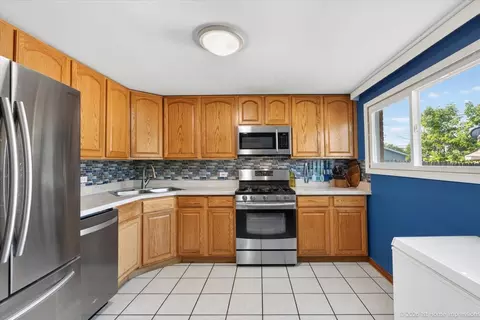 Kitchen - 19314 Beechnut Dr, Mokena, IL 60448 photo 1 of 3