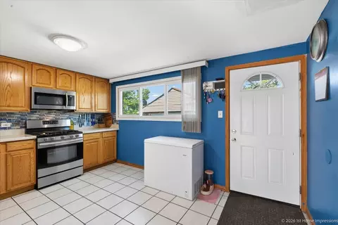 Kitchen - 19314 Beechnut Dr, Mokena, IL 60448 photo 3 of 3