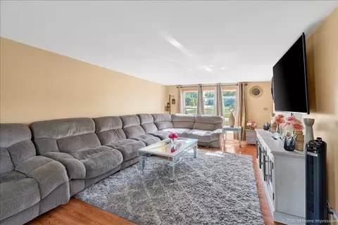 Living - 19314 Beechnut Dr, Mokena, IL 60448 photo 3 of 3