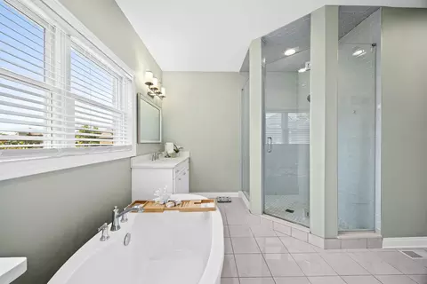 Bath - 24809 W Easy St, Plainfield, IL 60586 photo 2 of 5