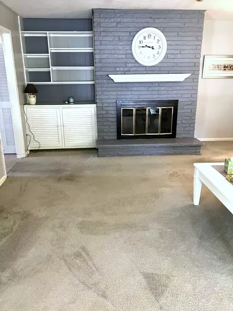 Living - 425 Crestmore Ave, Mattoon, IL 61938 photo 2 of 2