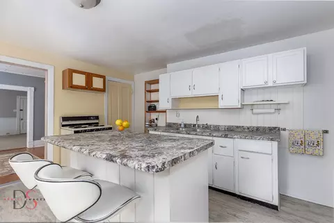 Kitchen - 520522 E Main St, Ottawa, IL 61350 photo 4 of 4